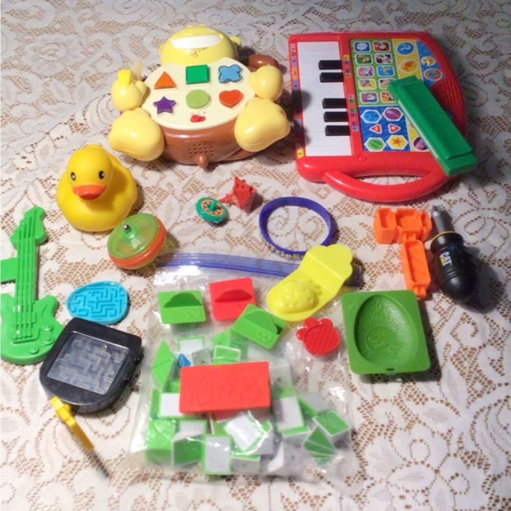LOT OF RANDOM TOYS